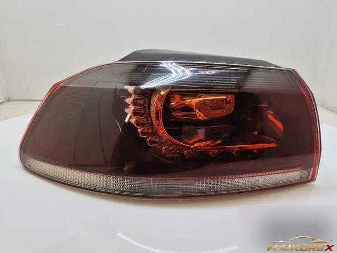 Volkswagen Golf 2010 — задний фонарь левый наружный