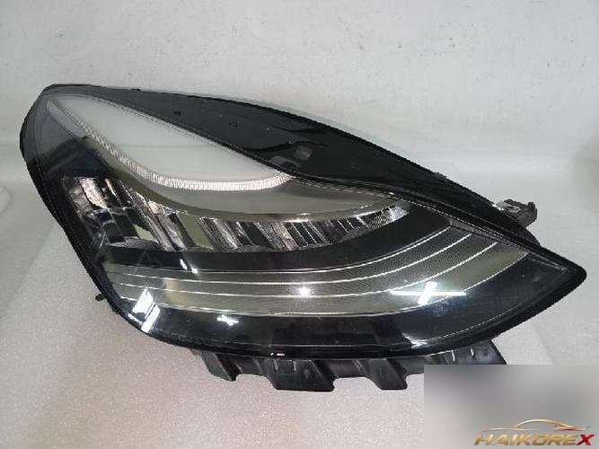 Tesla Model 3 2020 — фара передняя правая LED 1077372-00-K