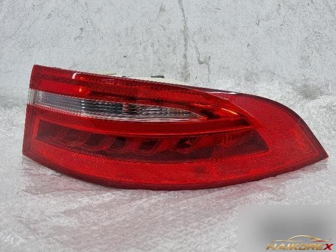 Jaguar XE 2017 — комбинированный фонарь задний правый (RH)