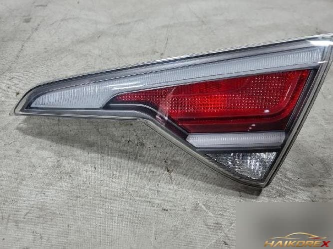 Hyundai Sonata 2015 — фонарь белый в крышку багажника правый