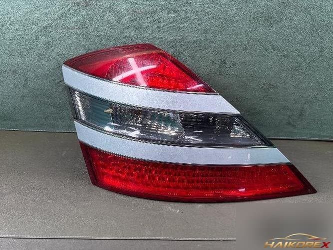Mercedes-Benz S-класс 2008 — задний комбинированный фонарь левый A2218200164