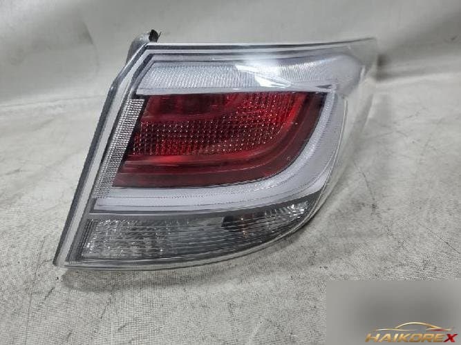 Hyundai Sonata 2015 — комбинированный фонарь задний правый (пассажирский)