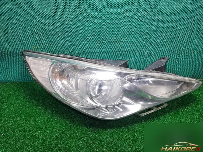 Hyundai Sonata 2011 — фара правая 921023S