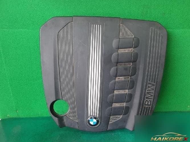 BMW 5 Series 2011 — крышка двигателя