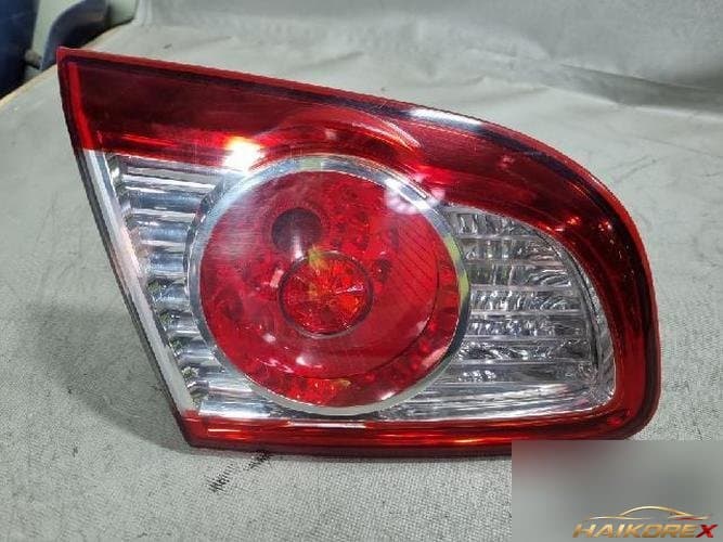 Hyundai Santa Fe 2010 — накладка двери багажника левая