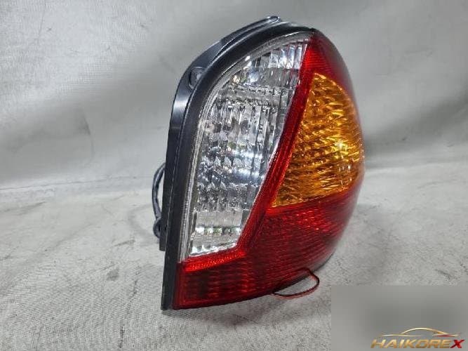 Hyundai Santa Fe 2004 — фонарь задний комбинированный правый (пассажирский)