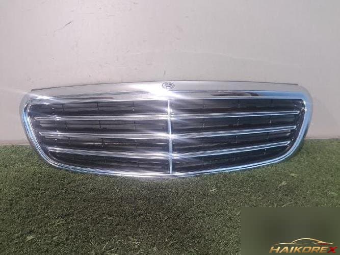 Mercedes-Benz C-Class 2015 — решётка радиатора