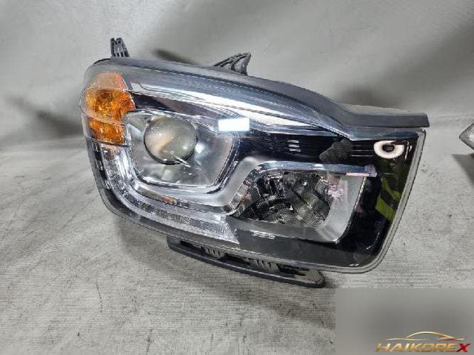 KG Mobility Korando 2014 — фара передняя правая