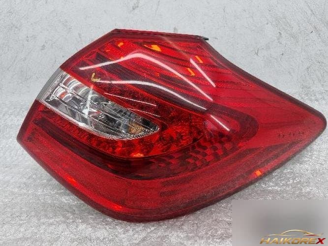 Hyundai Genesis 2009 — фонарь задний правый (комбинированный)