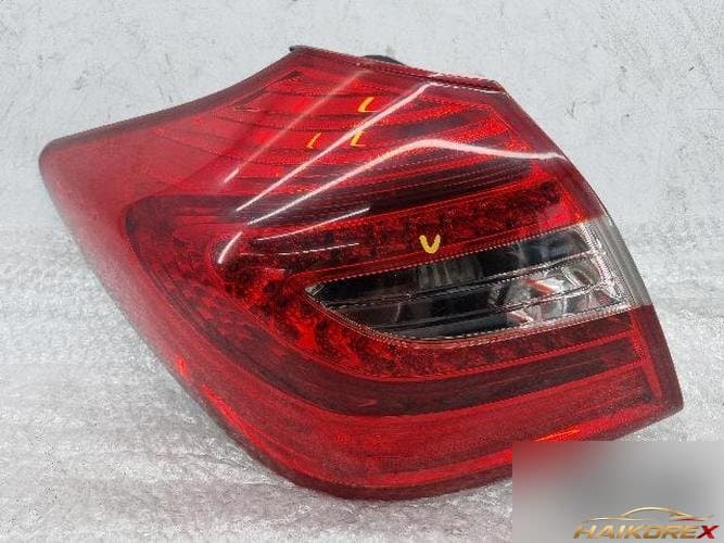 Hyundai Genesis 2009 — фонарь задний левый (комбинированный) 92401-3M2