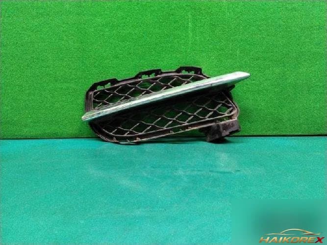 Jaguar XJ 2014 — противотуманная фара правая AW93-15K232-BA