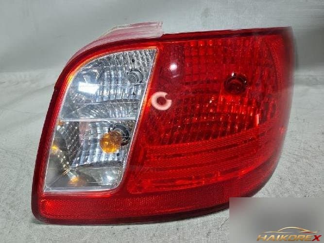 Kia Pride 2010 — комбинированный задний фонарь правый (пассажирский)