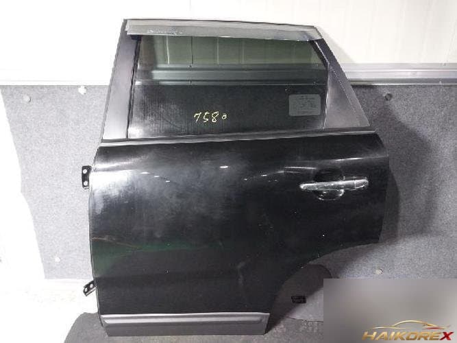 Kia Sorento 2011 — дверь задняя левая в сборе