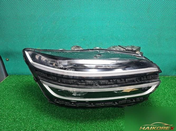 Genesis GV70 2021 — фара правая LED 92102AR