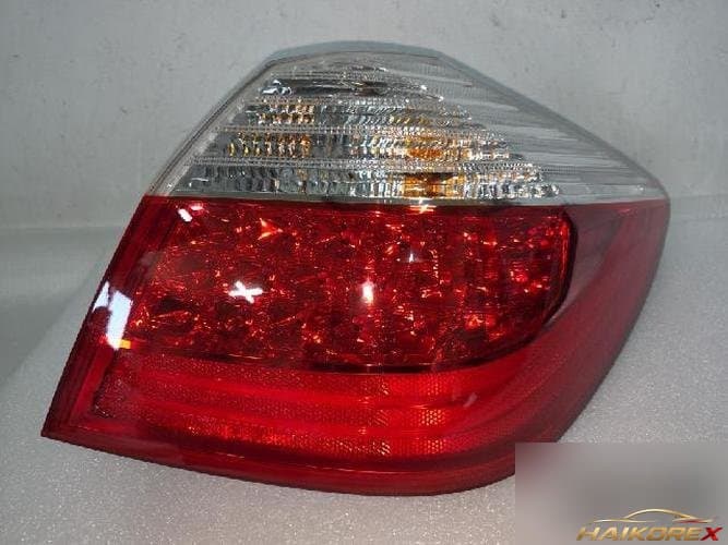Hyundai Genesis 2011 — фонарь комбинированный задний правый 92402 3M0 4