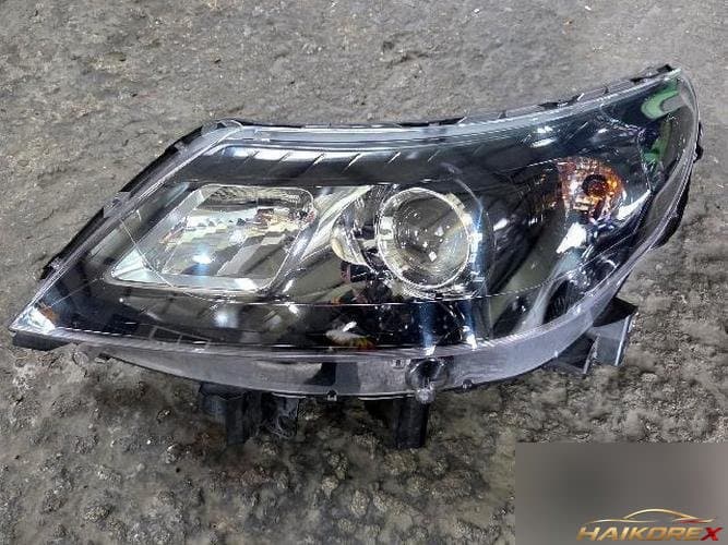 Renault SM5 2011 — фара левая 260608762R
