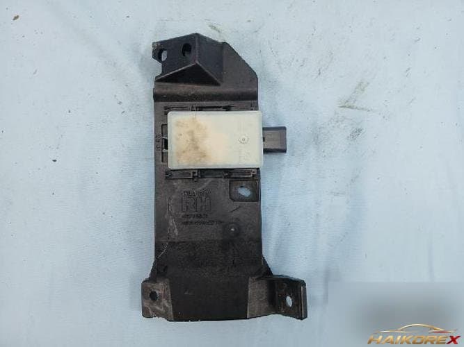 Kia K8 2021 — датчик радара задний правый