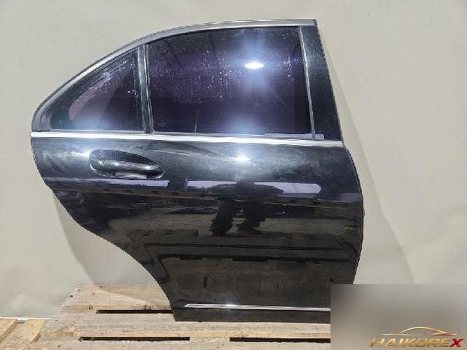 Mercedes-Benz C-класс 2010 — дверь задняя правая