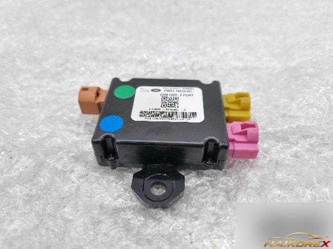 Land Rover Discovery Sport 2017 — USB-хаб FW93-19010-BC