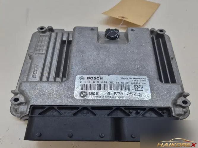 BMW 3 Series 2014 — блок управления двигателя ECU 857325701