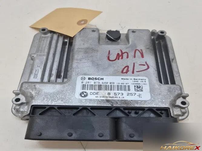 BMW 5 Series 2010 — блок управления двигателя ECU 8573257