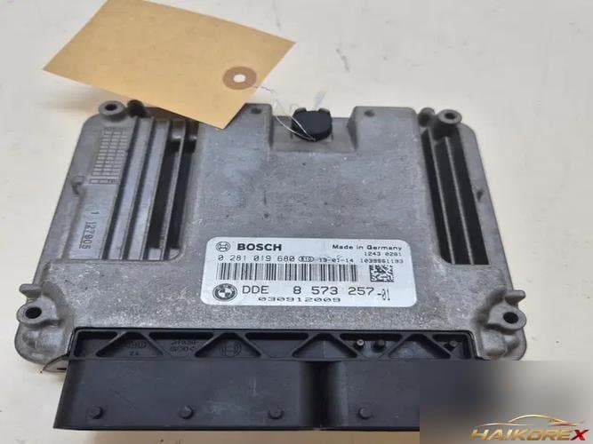 BMW 3 Series 2014 — блок управления двигателя ECU 857325701 1