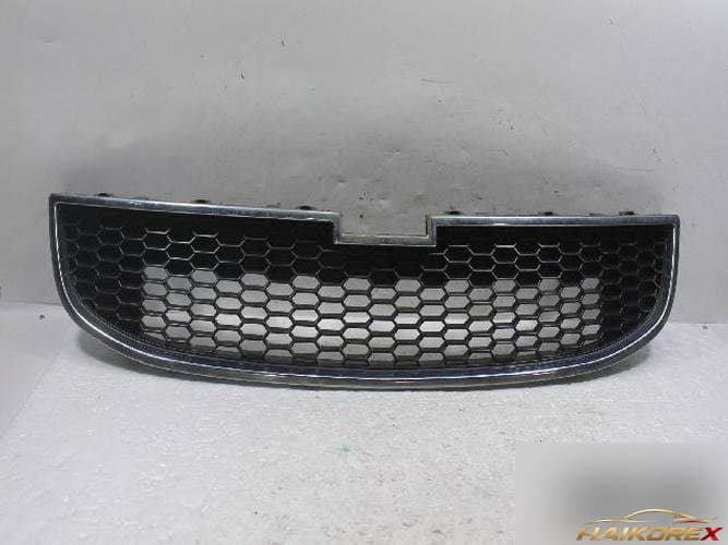 Chevrolet Orlando 2013 — решётка радиатора 95032033 2