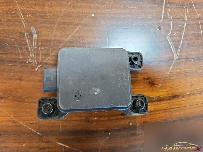 Kia K8 2021 — передний бампер с радаром 10
