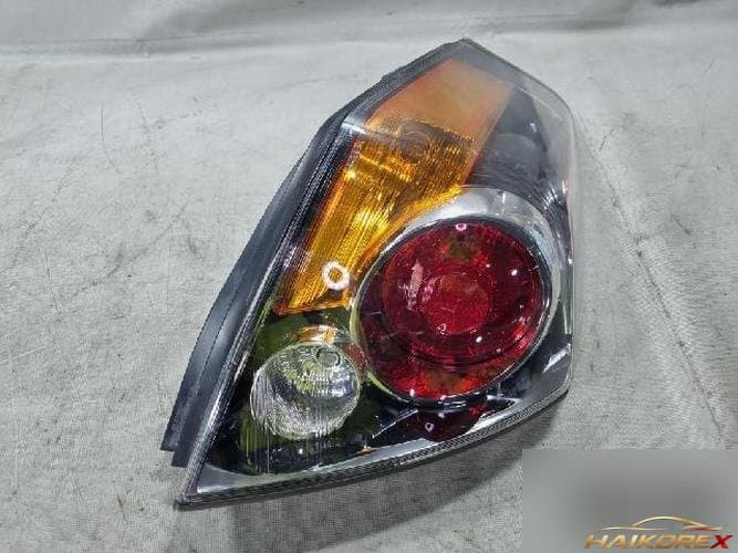 Nissan Altima 2010 — комбинированный фонарь задний правый
