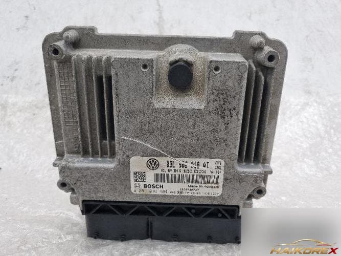 Volkswagen Golf 2012 — блок управления двигателем ECU 03L906018AT