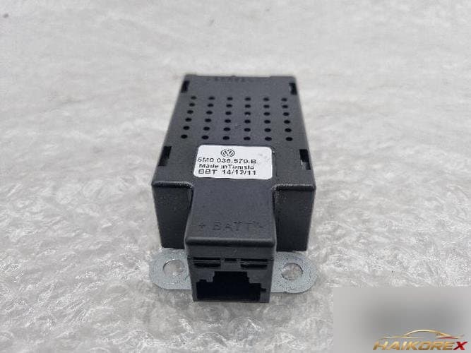 Volkswagen Golf 2012 модуль подавления помех и усилитель антенны 5M0035570B