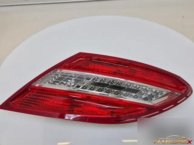 Mercedes-Benz C-Class 2012 — фонарь задний правый A2048202064