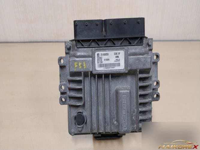Chevrolet Captiva 2012 — блок управления двигателем ECU 25188059