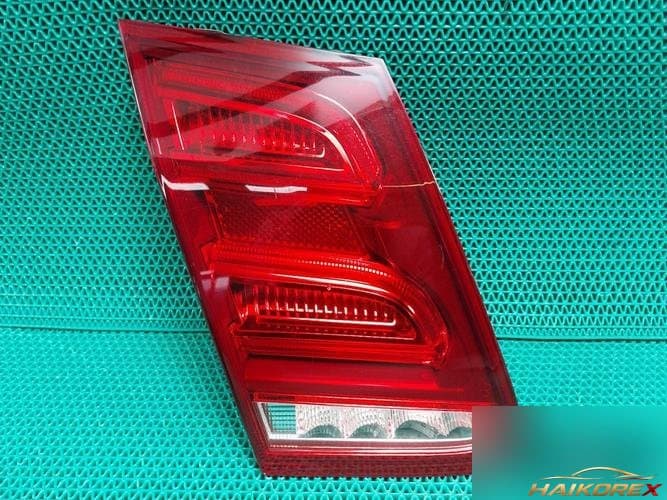 Mercedes-Benz E-класс 2014 — накладка двери задняя левая A2129068902