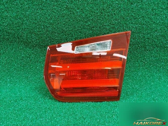 BMW 3 Series 2012 — накладка крышки багажника (с фонарём) 6321725991609