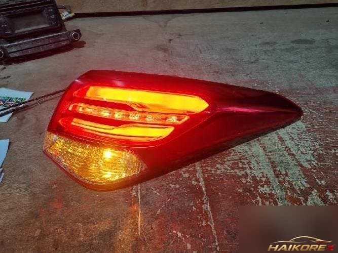 Hyundai i40 2016 — фонарь задний комбинированный правый