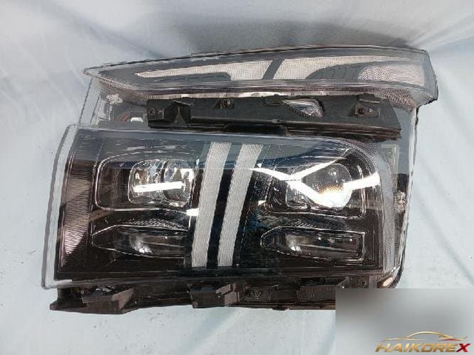 Hyundai Santa Fe 2022 — фара левая