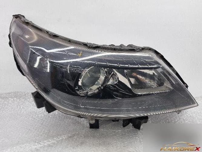 Renault SM5 2011 — фара головного света правая 260100768R