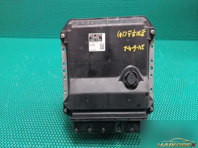 Toyota Prius 2014 — блок управления двигателя ECU 8966147590
