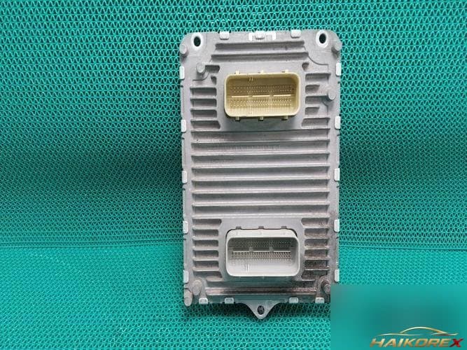 Chrysler 300 2015 — блок управления двигателем ECU 05150883AD