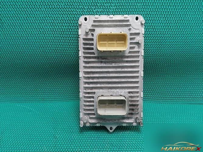 Chrysler 300 2016 — блок управления двигателем ECU 68243309AA