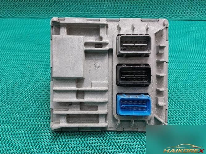 Cadillac XT5 2019 — блок управления двигателем ECU 12697045