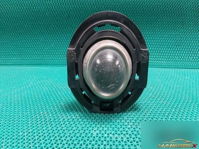 Chrysler 300 2011 — противотуманная фара левая (водительская) 5182021AA