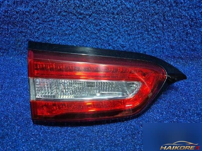 Jeep Grand Cherokee 2015 — накладка двери багажника левая 68102921AC