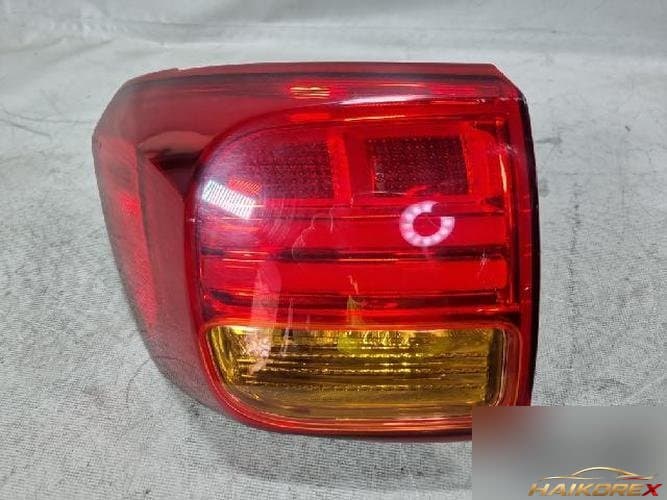 Kia Carnival 2015 — комбинированный фонарь задний левый (водительский)