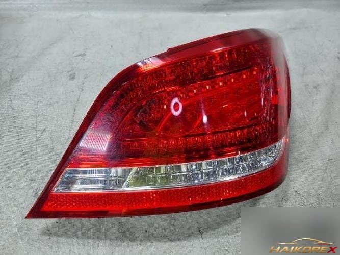 Hyundai Equus 2012 — комбинированный задний фонарь правый (пассажирский) 924023N010
