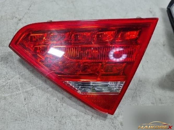 Audi A5 2010 — задний фонарь (багажник) правый 8T0945094A