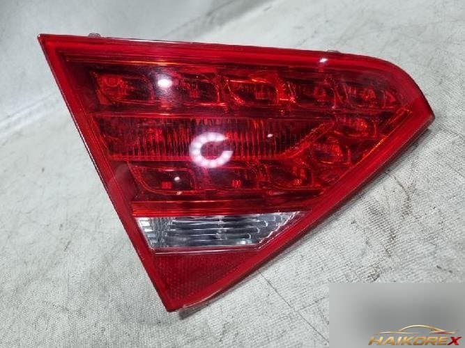 Audi A5 2010 — отделка левой задней двери 8T0945093A 3