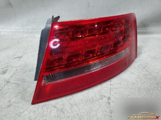 Audi A5 2010 — комбинированный фонарь задний правый 8T0945096