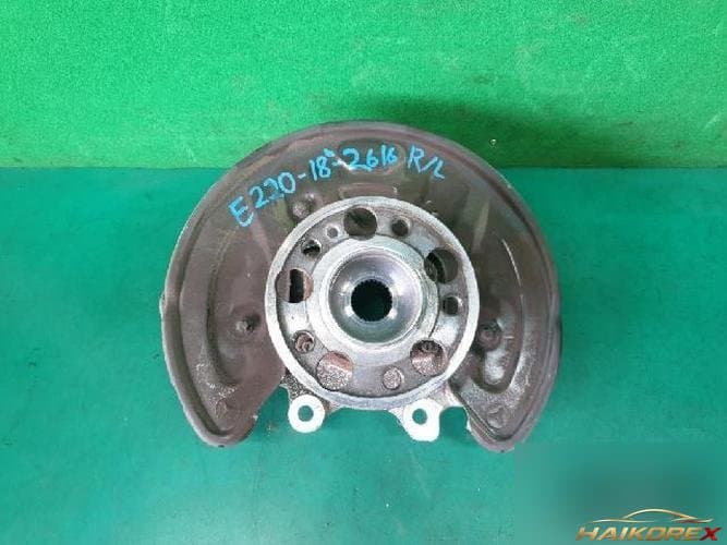 Mercedes-Benz E-Class 2018 — ушко буксировочное переднее левое